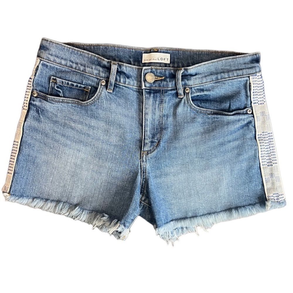 Loft Ann Taylor jean shorts embroidered cut off size 4/27